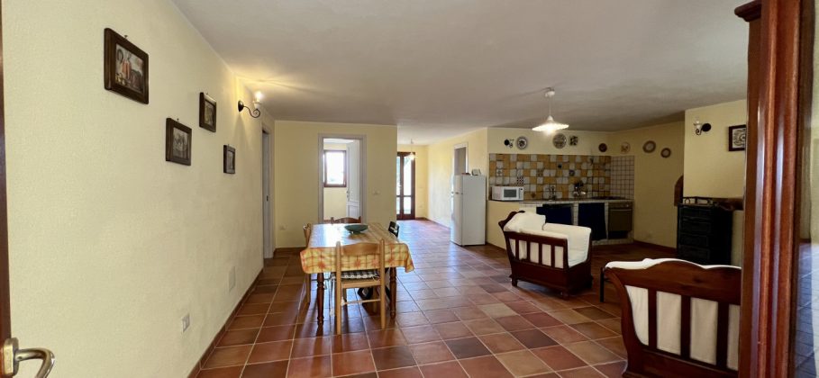 23725 Flat with sea view and basement in Birgalavò